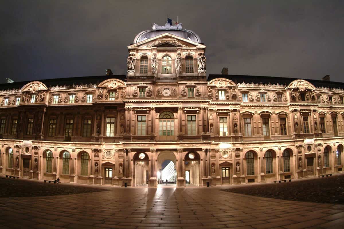 louvre-museum-location-2026-entrances-metro-stops-map-easiest-ways